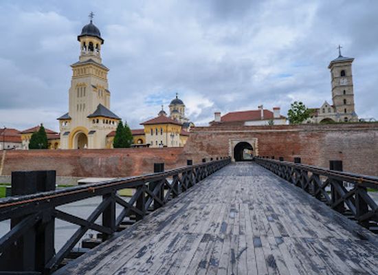 romania/alba/attraction/the-fourth-gate