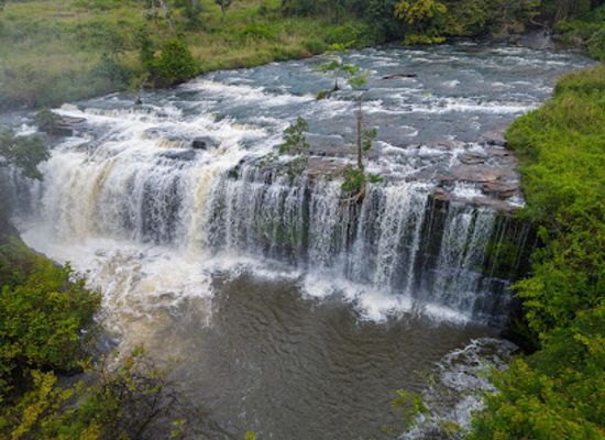 ghana/lake-volta/attraction/faaman-waterfall