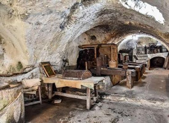 italy/amalfi/attraction/paper-museum