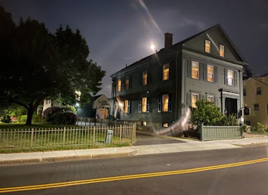 massachusetts/bristol-county/attraction/lizzie-borden-house-a-bed-and-breakfast-museum