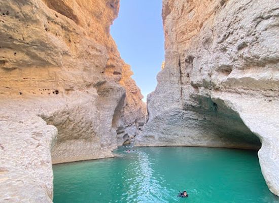 oman/ash-sharqiyah-south-governorate/attraction/wadi-hawer