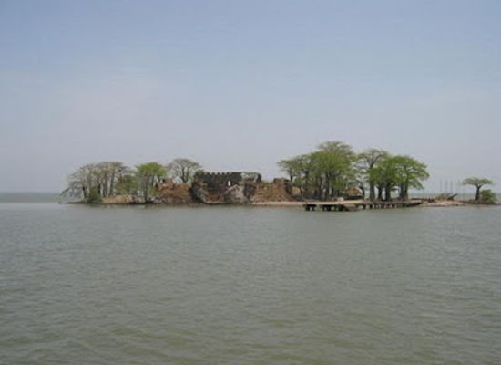 the-gambia/lower-baddibu/attraction/micro-island