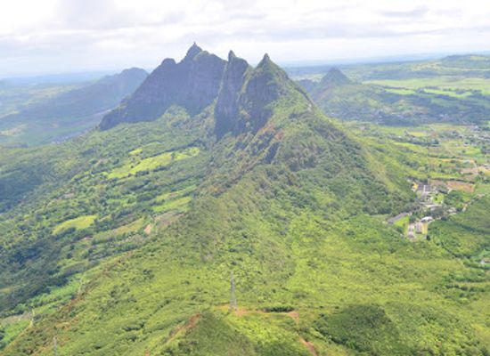 mauritius/flacq/attraction/le-pouce-mountain-peak