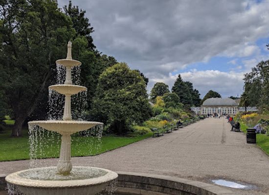 united-kingdom/sheffield/endcliffe-park/attraction/botanical-gardens-fountain