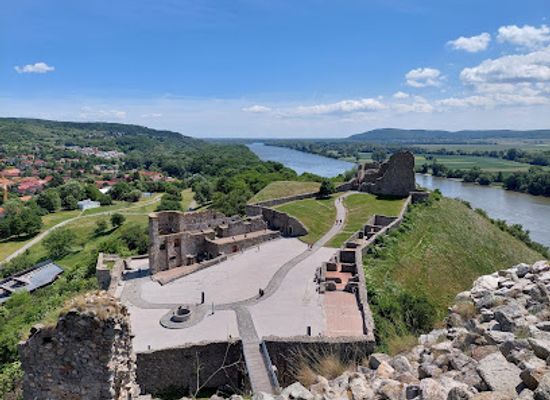 slovakia/bratislava-region/attraction/hrad-devin