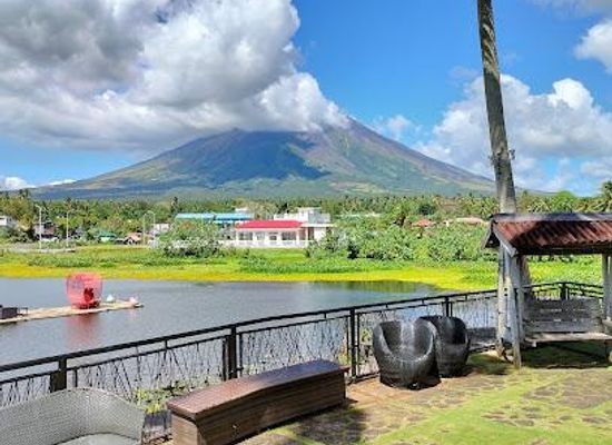 philippines/legazpi/attraction/sumlang-lake