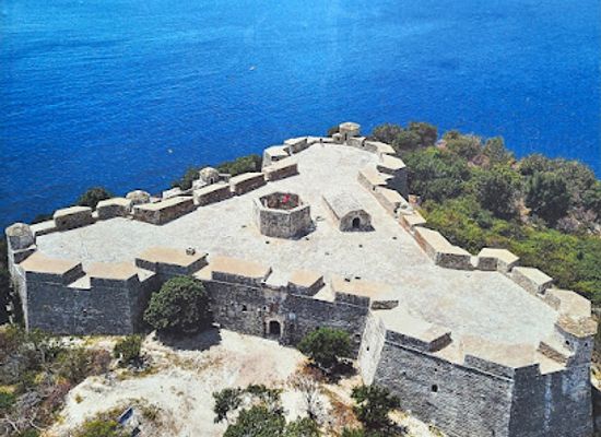 albania/himara/attraction/the-castle-of-porto-palermo