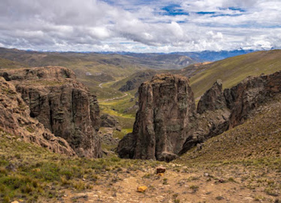 Explore the breathtaking Ventana Del Colca, where stunning canyon views and rich cultural experiences await in the heart of Peru.