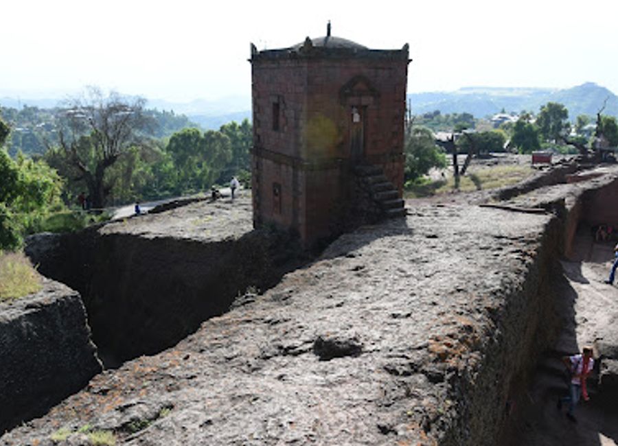 Explore the stunning Bete Golgota-Selassie in Lalibela, Ethiopia, a UNESCO World Heritage site and a cornerstone of Ethiopian heritage.