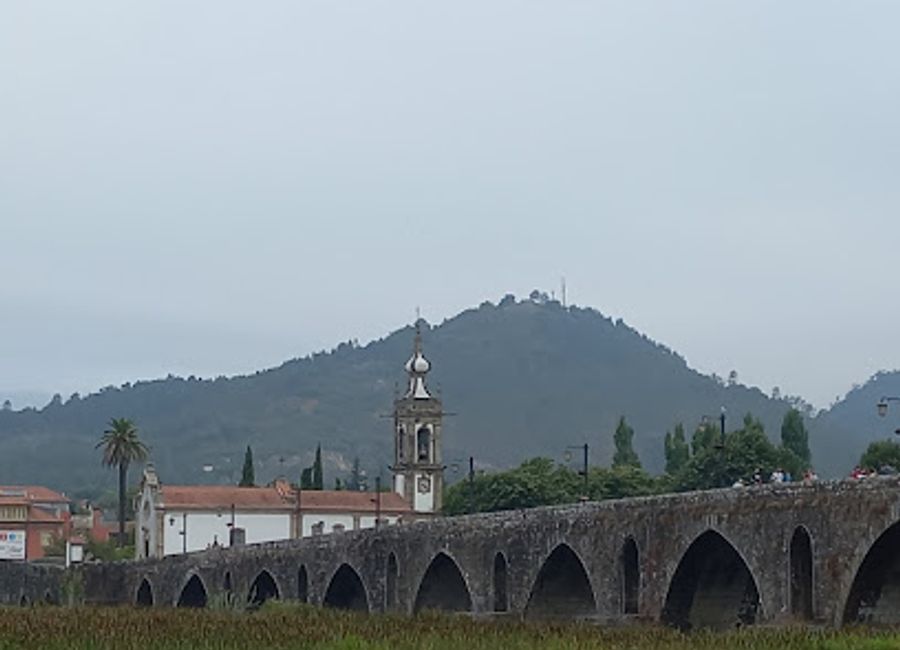 Experience the vibrant culture and traditions at Feiras Novas in Ponte de Lima, a must-visit tourist attraction showcasing local crafts and delicious cuisine.