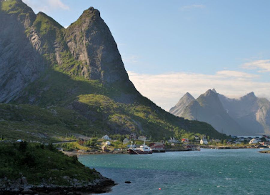 Explore Gallery Lofoten, where art meets the stunning landscapes of Norway's Lofoten Islands, showcasing local culture and creativity.