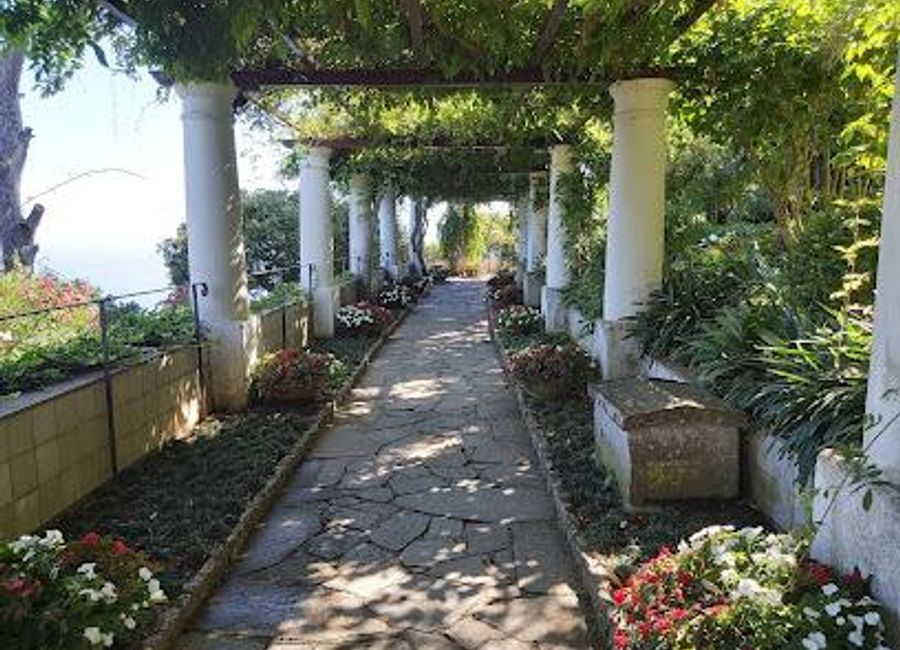 Discover the enchanting Villa San Michele in Anacapri, where stunning gardens and rich history create a captivating experience overlooking the Bay of Naples.