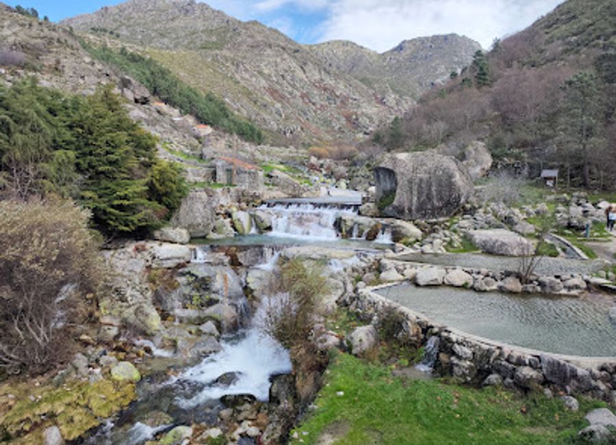 Explore the breathtaking beauty and rich biodiversity of Serra da Estrela Nature Park, Portugal's largest national park, ideal for outdoor adventures.