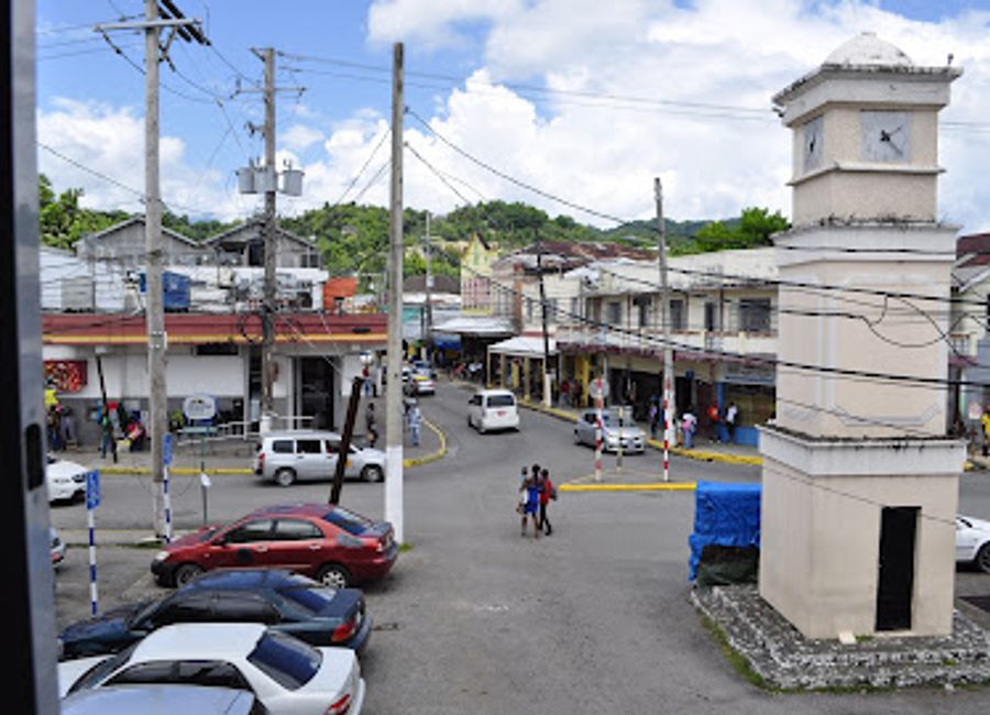 Explore the lively Musgrave Market in Port Antonio for fresh produce, local flavors, and an authentic Jamaican cultural experience.