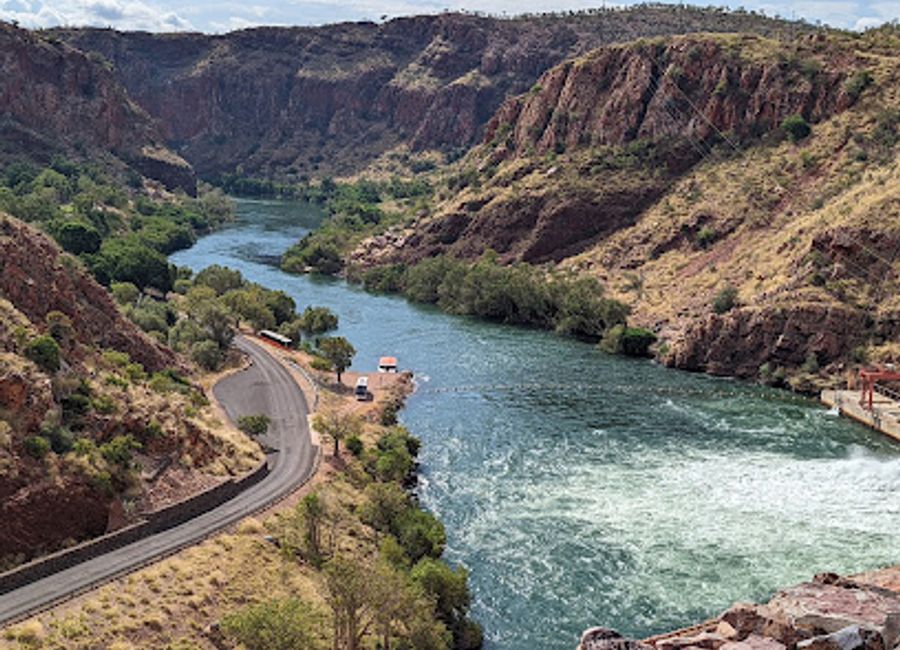 Discover the breathtaking beauty and rich history of Lake Argyle Dam Wall, a must-see destination in Western Australia for every traveler.