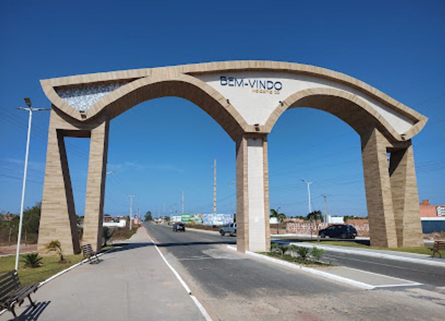 Discover the stunning beauty of Lençóis Maranhenses National Park, starting from Portal Barreirinhas in Maranhão, Brazil. Your gateway to paradise!