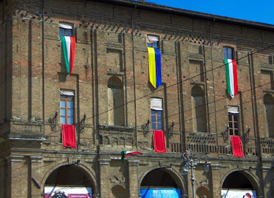 Explore the historical beauty of Palazzo del Grano in Parma, a stunning Renaissance landmark rich in culture and architectural elegance.