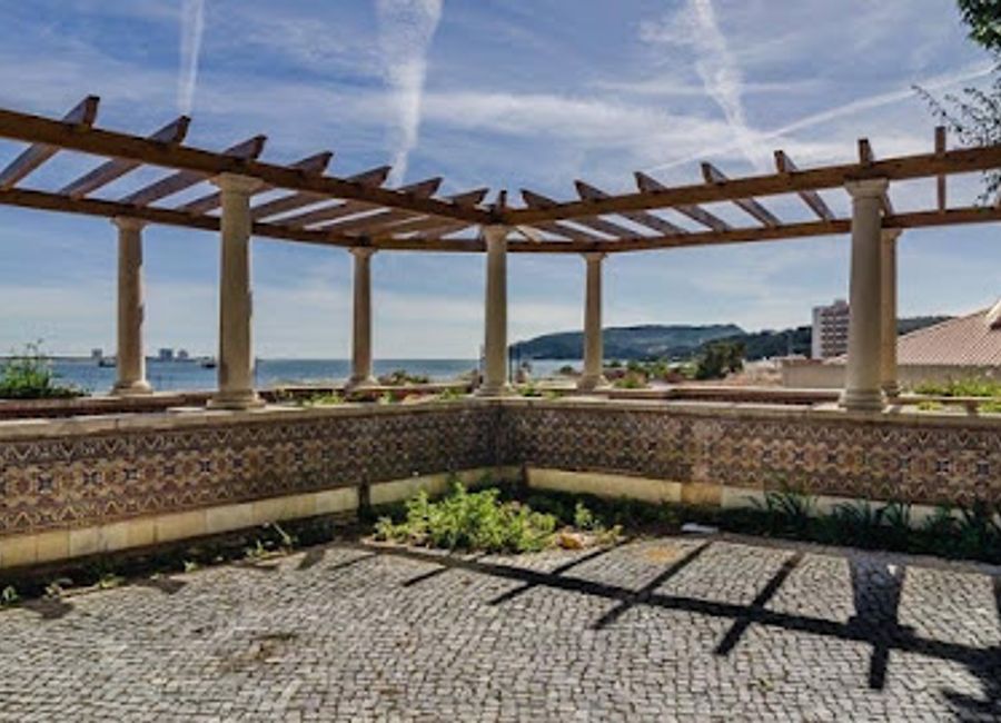 Experience stunning panoramic views of Setúbal and the Atlantic Ocean at the enchanting Santo Domingo Viewpoint, a must-visit scenic spot in Portugal.
