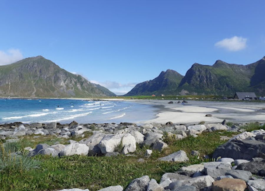 Discover the serene beauty of Uttakleiv Beach, a hidden gem in the Lofoten Islands known for stunning landscapes and breathtaking sunsets.