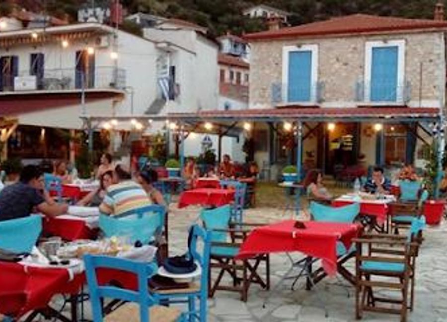 Discover the charm of Ag. Kiriaki with fresh seafood and local flavors at Manolas – a culinary delight by the sea.