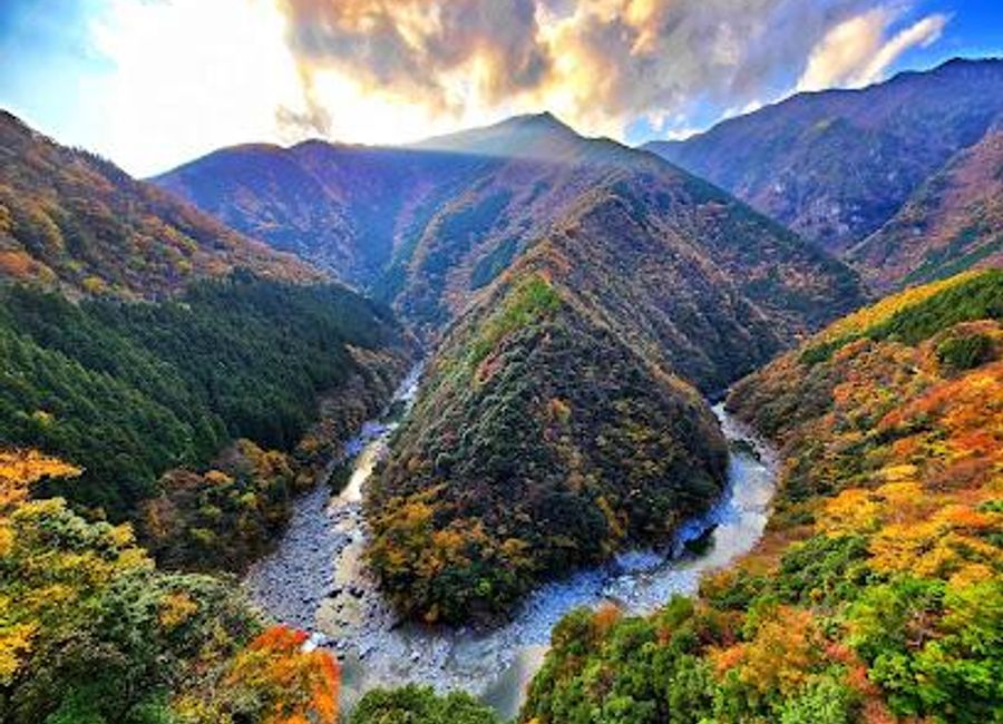 Discover the mesmerizing views at Hinoji Valley - Iya River Bend Observation Point, a must-visit destination in Tokushima, Japan for nature enthusiasts.