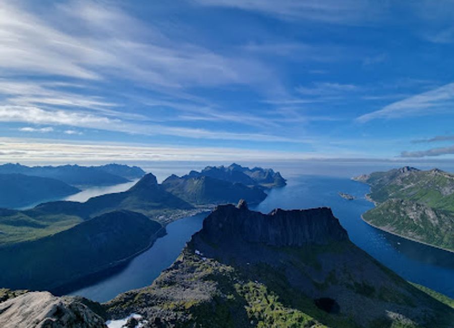 Explore the breathtaking Grytetippen Trail Head in Mefjordbotn, a paradise for hiking enthusiasts and nature lovers amidst stunning Norwegian landscapes.