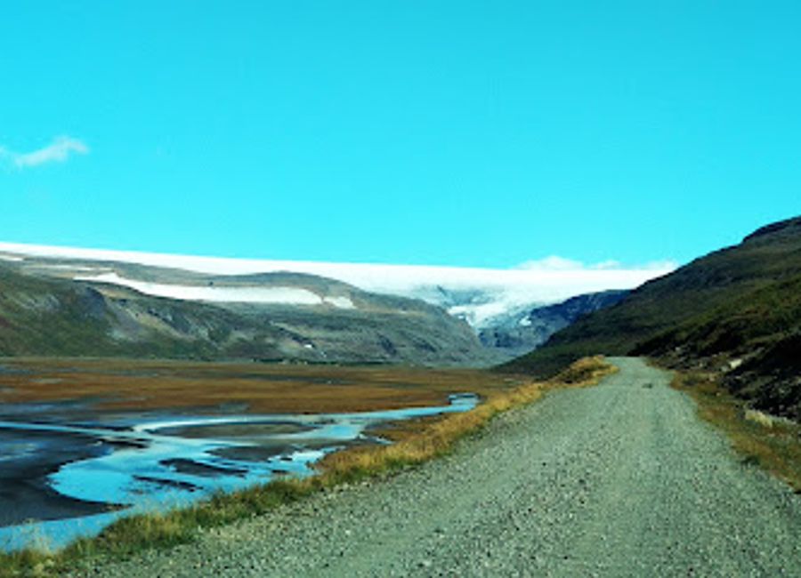 Explore Drangajökull Glacier, the northernmost glacier in Iceland, where stunning landscapes and outdoor adventures await amidst breathtaking natural beauty.