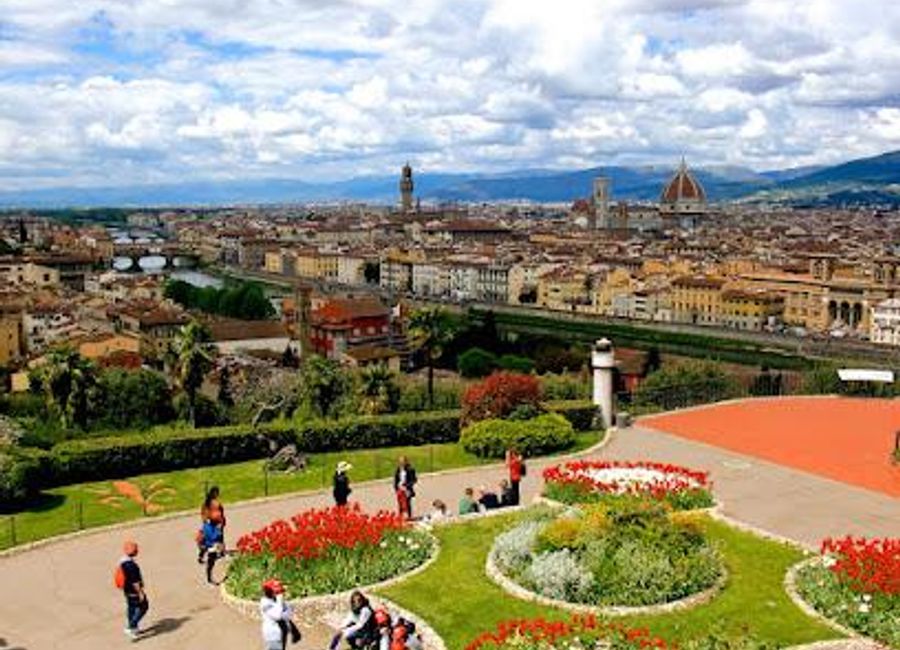 Explore Oltrarno, Florence's artisan district, where rich history meets vibrant culture and authentic Tuscan flavors in every corner.