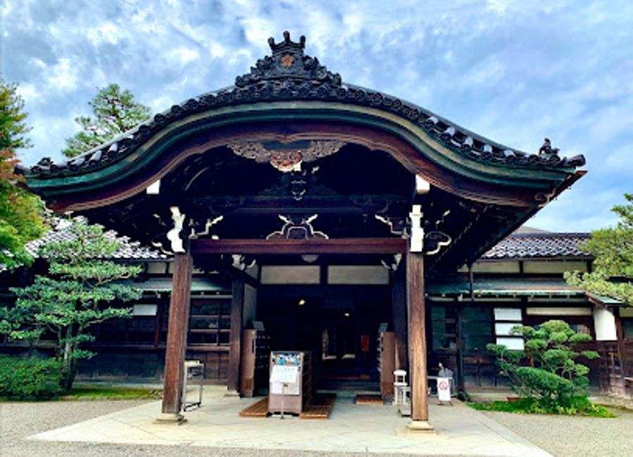 Explore Seison-kaku, a historic gem in Kanazawa, where traditional architecture meets serene gardens, embodying Japan's rich cultural heritage.
