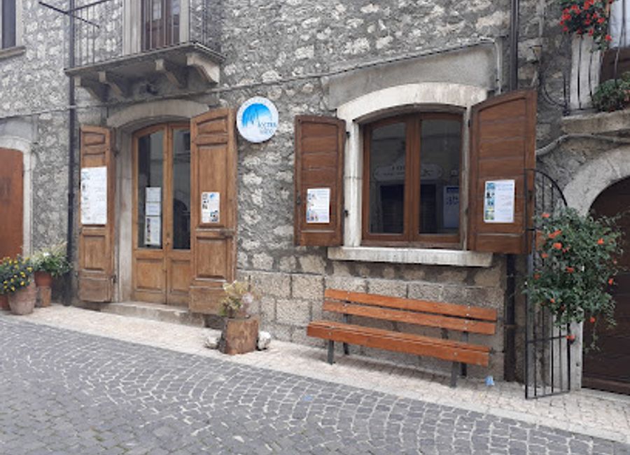 Explore the artistic heart of Pescasseroli at the Mostra Museo, where local history and craftsmanship come alive in a charming setting.