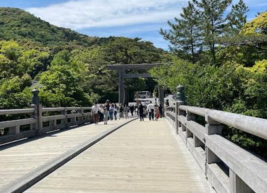 Experience the tranquility and cultural significance of Ujibashi Bridge in Ise, a vital connection to Japan's revered Ise Jingu Shrine.