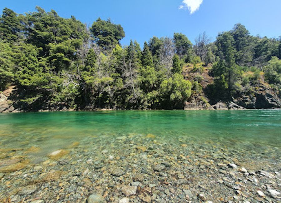 Experience the breathtaking beauty and tranquility of Playa Los Lolos, a hidden gem on the coast of Chile's Los Lagos region.