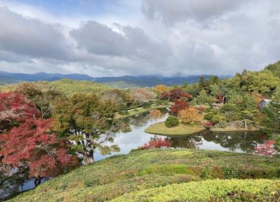 Explore the beauty and tranquility of Shugakuin Imperial Villa, a historical gem with exquisite gardens and breathtaking views in Kyoto.