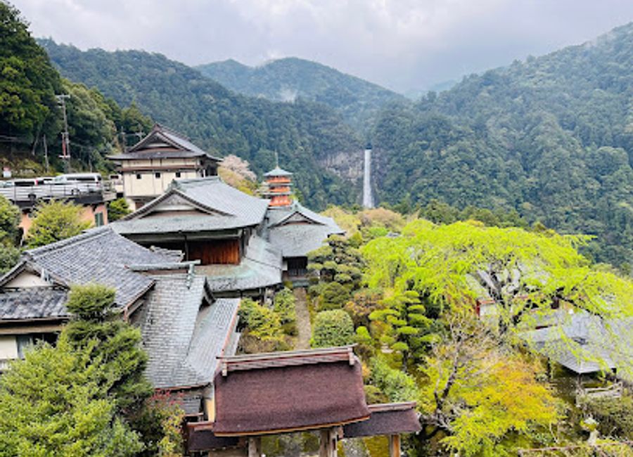 Explore the spiritual heart of Wakayama at Kumano-Nachi Taisha, a stunning Shinto shrine surrounded by natural beauty and rich cultural history.