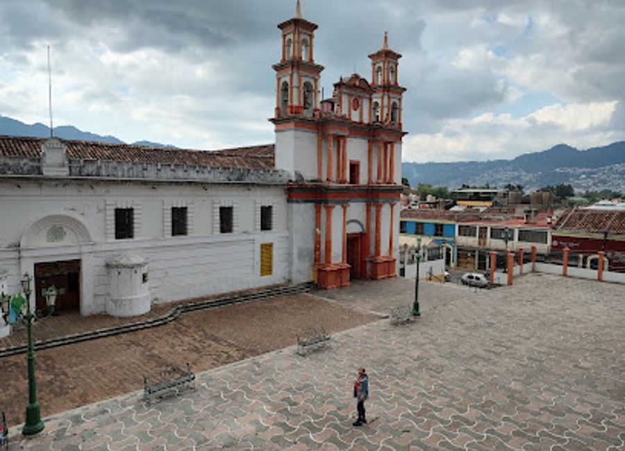 Explore the captivating world of amber at Museo del Ámbar, a must-visit destination in San Cristóbal de las Casas for art and nature lovers.