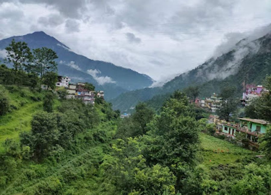 Explore the enchanting Govind Ghat, your gateway to the breathtaking Valley of Flowers and the serene beauty of Uttarakhand's Himalayas.