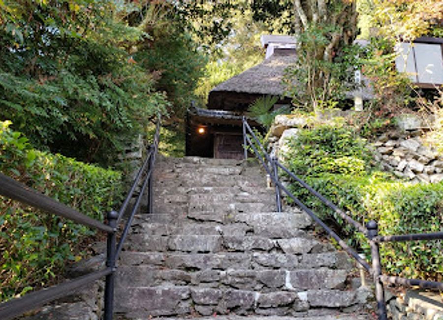 Explore the Heike Yashiki Museum of Folklore, a treasure trove of history and culture nestled in Miyoshi, Tokushima, revealing tales of the legendary Heike clan.