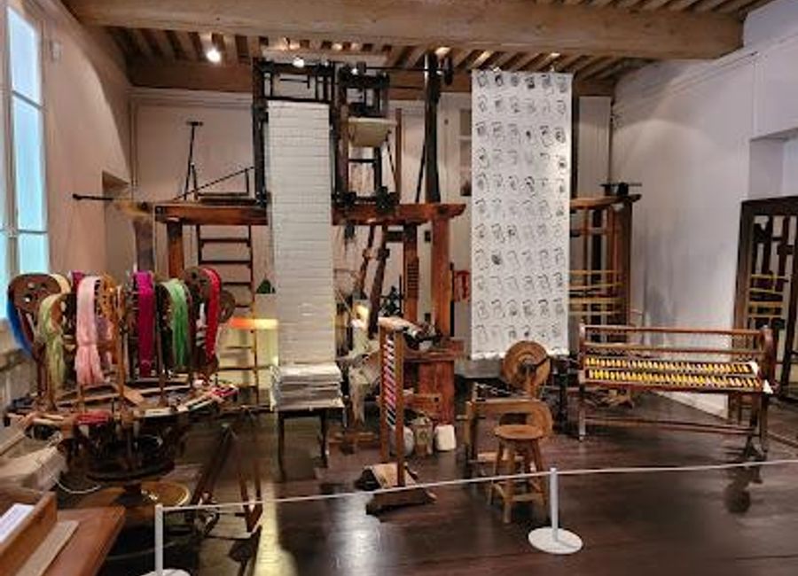 Discover the rich history of Lyon's silk weaving at La Maison des Canuts, where tradition meets artistry in the heart of the city.