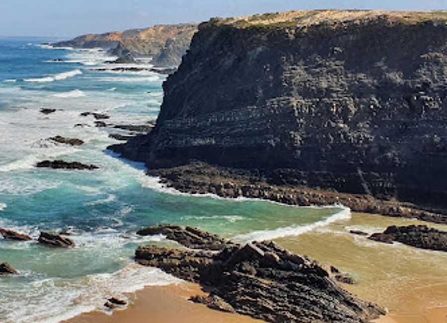 Discover Rota Vicentina, Portugal’s breathtaking hiking area offering stunning coastal views, diverse landscapes, and a rich natural experience.