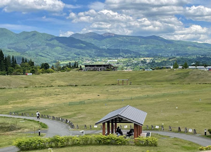 Experience the serene beauty and artistic charm of Zaomiharashinooka Museum Park, a perfect blend of nature and creativity in Yamagata.