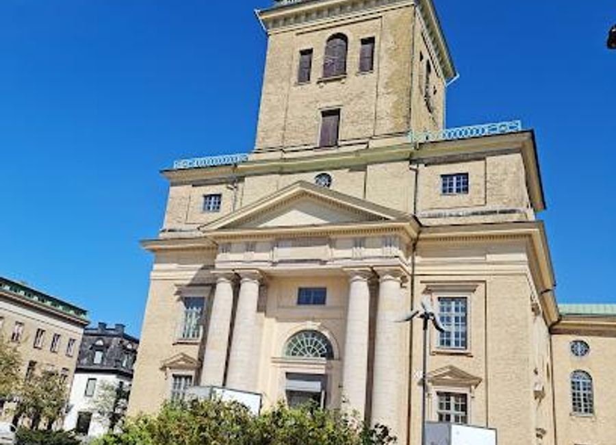 Discover the architectural beauty and serene atmosphere of Gothenburg Cathedral, a must-visit Protestant church in the heart of Gothenburg, Sweden.