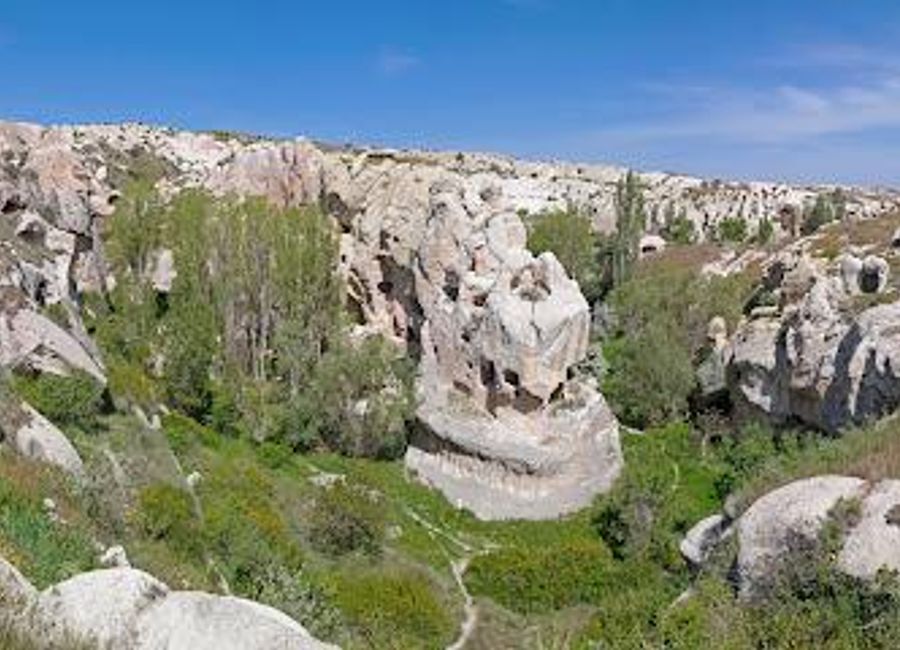 Discover the enchanting beauty of Gomeda Vadisi, a stunning ravine in Nevşehir, Turkey, where nature meets history in a breathtaking landscape.