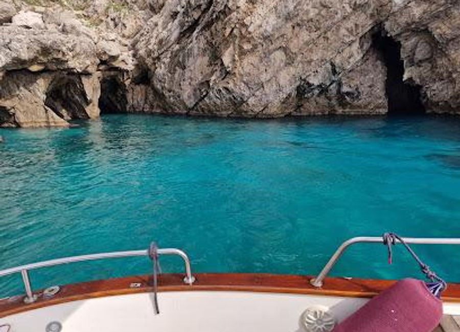 Discover the stunning beauty of Capri's coastline with Gianni's Boat—your gateway to unforgettable sea adventures and hidden gems.