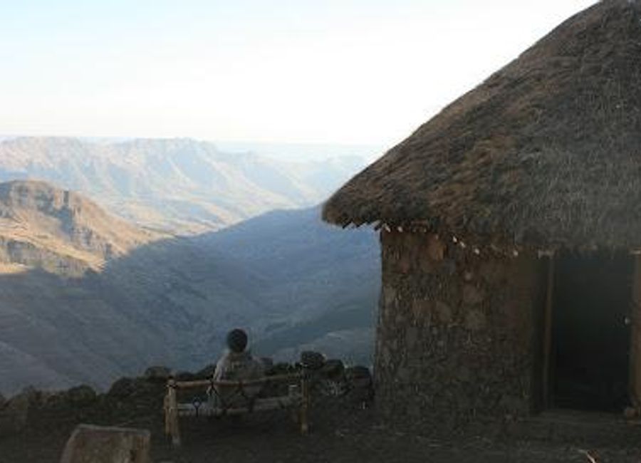 Explore the stunning Ethiopian Highlands with Highland Eco Trekking Tours, where adventure meets cultural immersion in Lalibela's breathtaking landscapes.