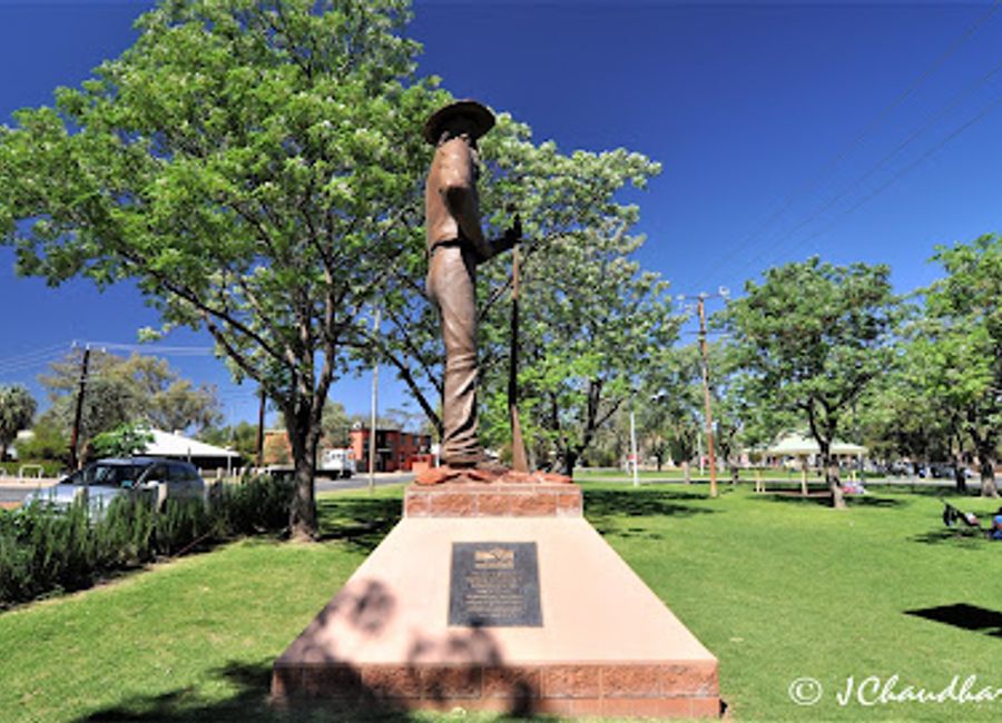Explore the serene Stuart Park in Alice Springs, a perfect blend of relaxation, nature, and community events amidst stunning landscapes.