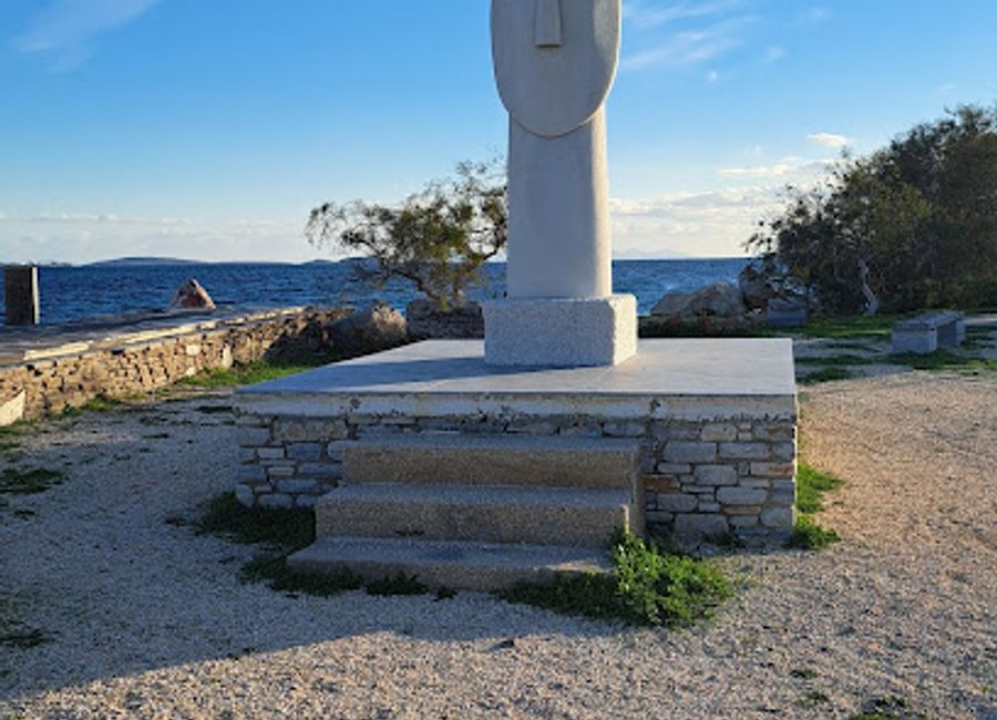 Discover the Cycladic Idol Head Statue in Antiparos, a mesmerizing ancient artifact that embodies the rich cultural heritage of the Cyclades.