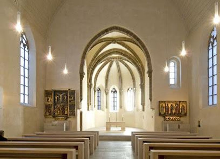 Explore the stunning architecture and serene atmosphere of Kirche St. Klara, a cultural gem in the heart of Nuremberg.