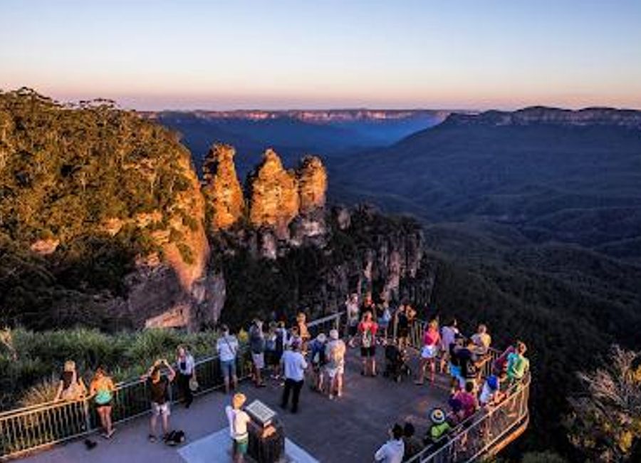 Experience the breathtaking beauty of the Blue Mountains with unforgettable tours showcasing nature, culture, and adventure in Australia.
