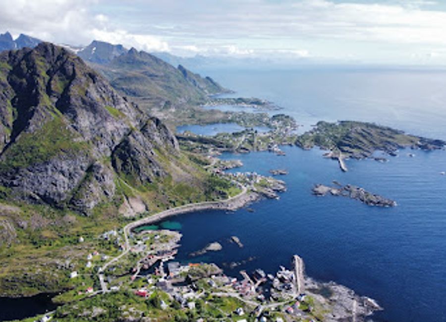 Discover the Å Viewpoint, a breathtaking destination in Norway's Lofoten Islands, known for its stunning landscapes and serene atmosphere.