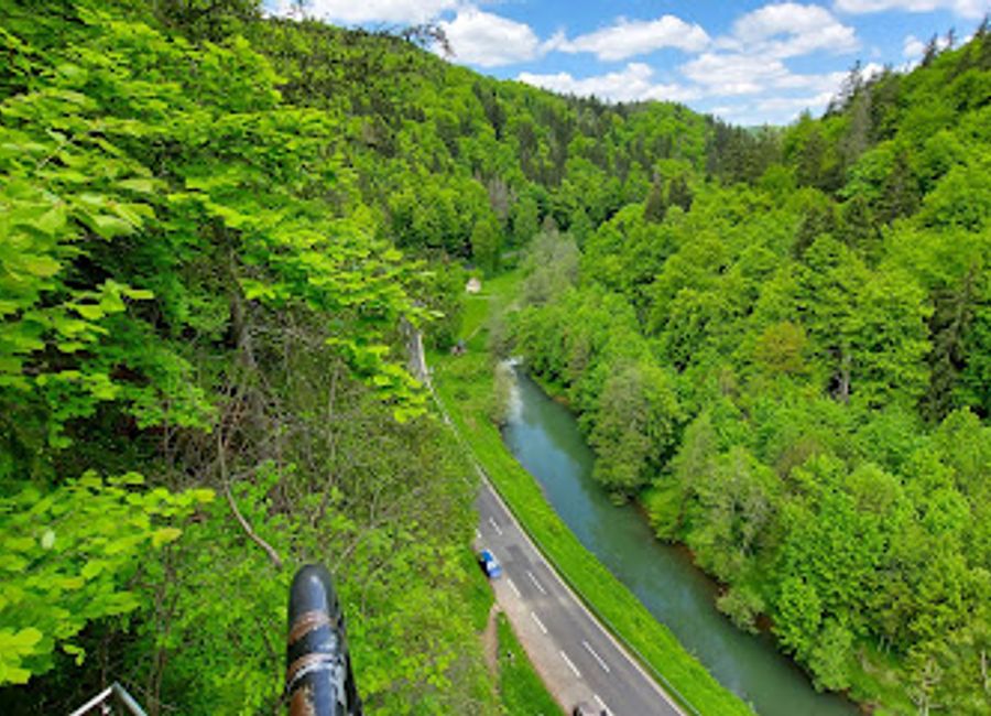 Explore the stunning Höhlenruine Riesenburg, a captivating blend of history and natural beauty in the heart of Franconian Switzerland.